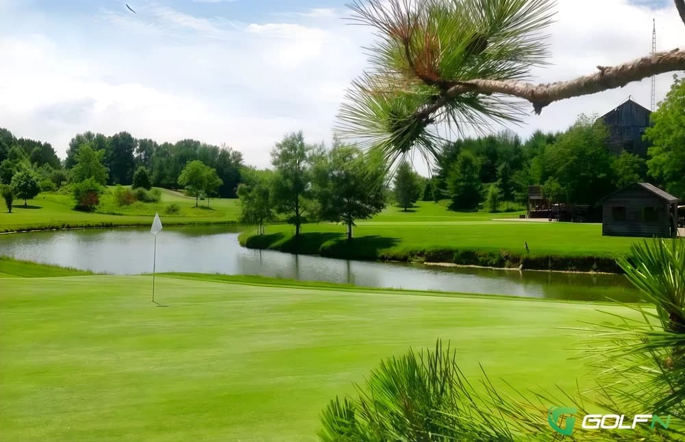 New - Knollwood Golf & Country Club in Anacaster, Ontario — public, 36-hole golf course