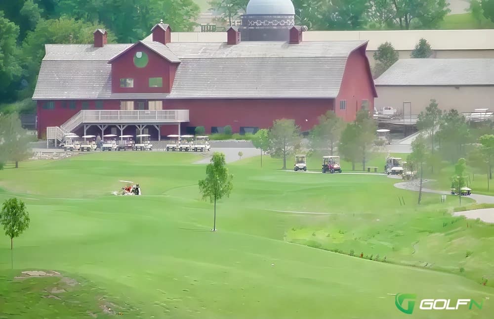 Whispering Creek Golf Club in Sioux City, Iowa — semi-private, 18-hole golf course