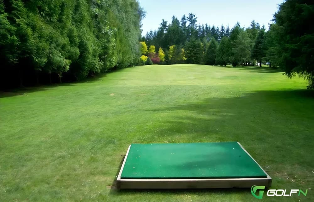 Peace Portal Par 3 Golf Course in Surrey, British Columbia — public, 9-hole golf course