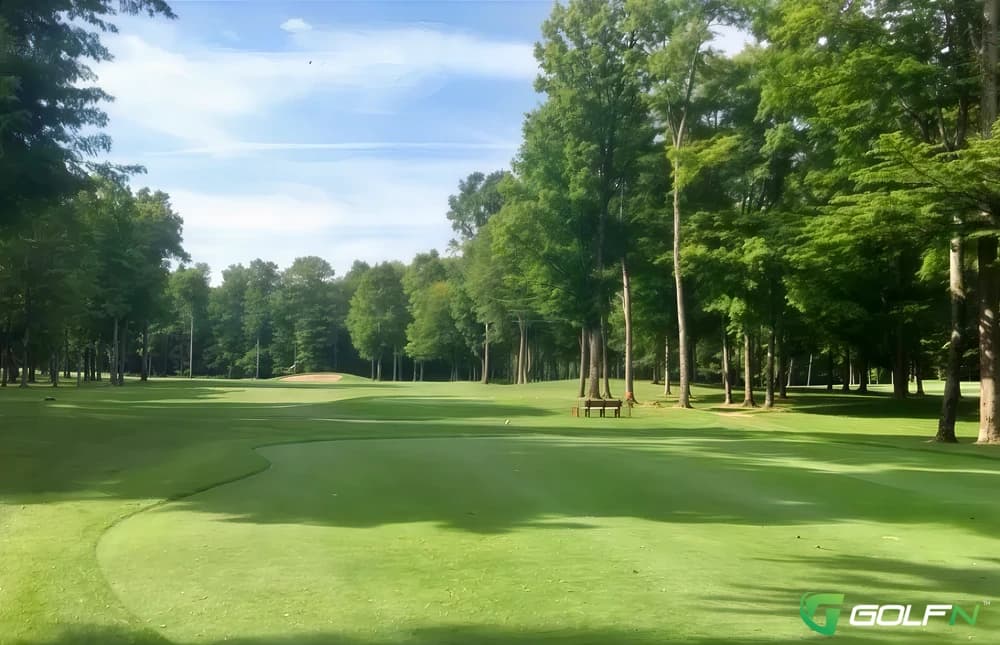 Indian Lake Golf & Country Club in Manistique, Michigan — public, 18-hole golf course, designed by John Barr