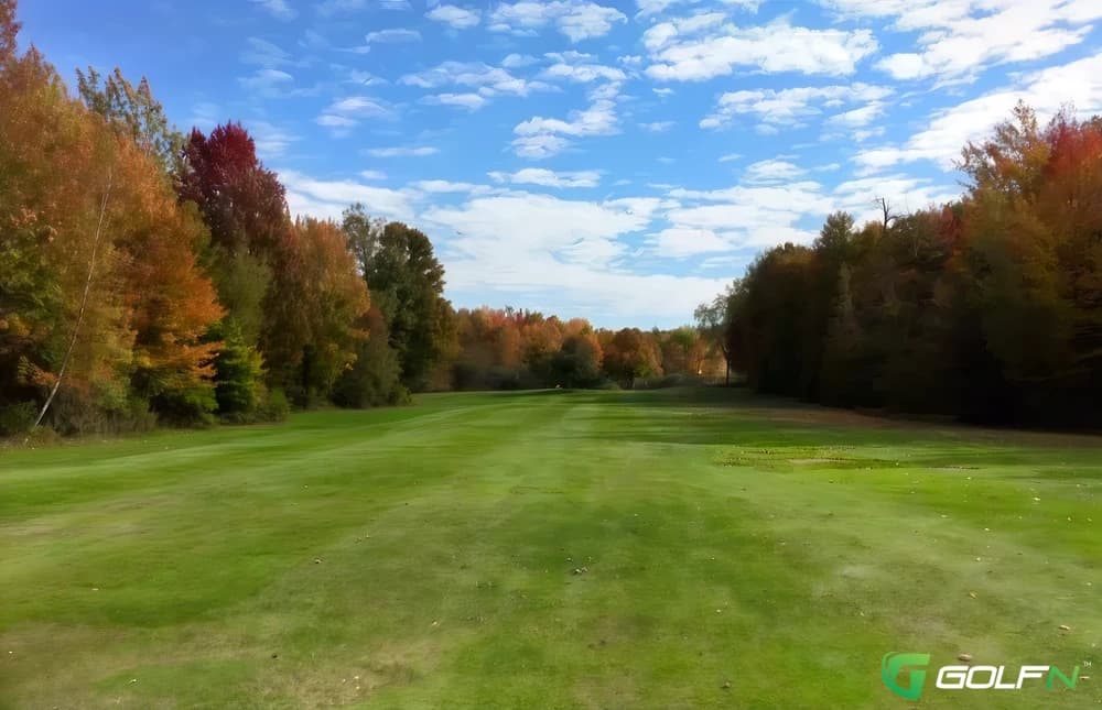 Greenhills Country Club in Ravenswood, West Virginia — semi-private, 18-hole golf course