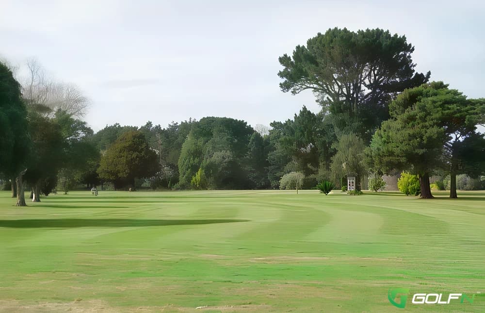 Te Ngutu Golf Club Inc. in Normanby, Taranaki β public, 18-hole golf course