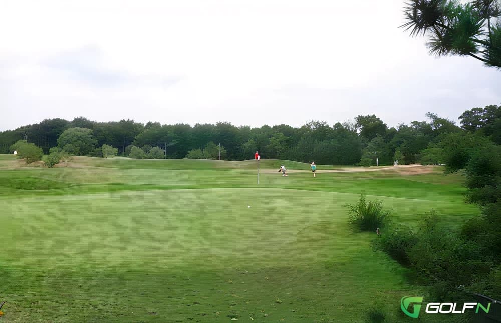 Sumpwams Creek At E. Donald Conroy Golf Course in Babylon, New York — public, 9-hole golf course