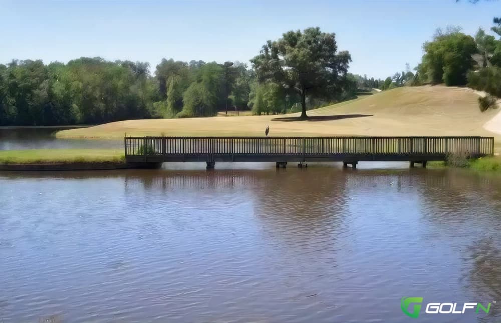 Oakview Golf & Country Club in Macon, Georgia — semi-private, 18-hole golf course, designed by Barry Edgar