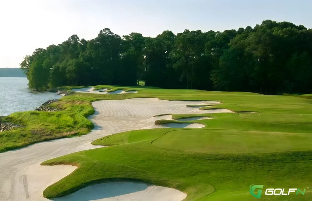 Two Rivers Country Club in Williamsburg, Virginia — private, 18-hole golf course, designed by Tom Fazio (1992)