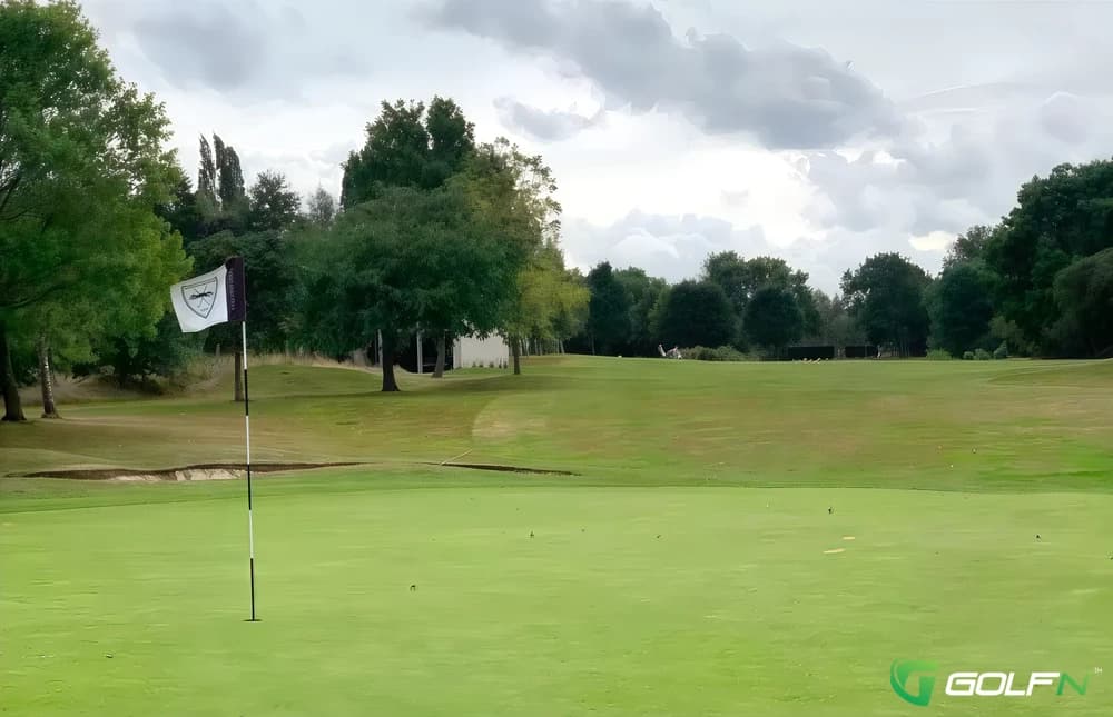 Billie-The Crosby Golf Club in Icheon-si, Gyeonggido β semi-private, 9-hole golf course
