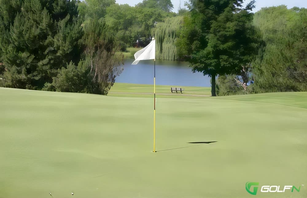 Deertrak Golf Club in Oconomowoc, Wisconsin — public, 18-hole golf course, designed by Don Chapman