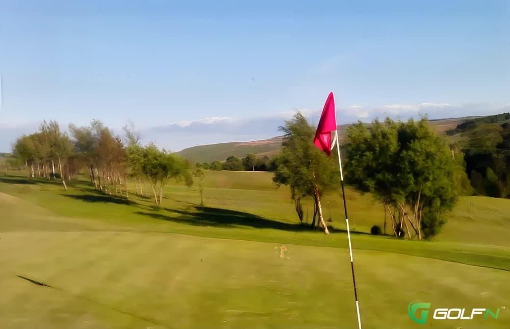 Slade Valley Golf Club in Brittas, Dublin — semi-private, 18-hole golf course