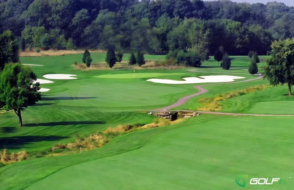 Royal Oaks Golf Club in Lebanon, Pennsylvania — public, 18-hole golf course, designed by Ron Forse (1990)