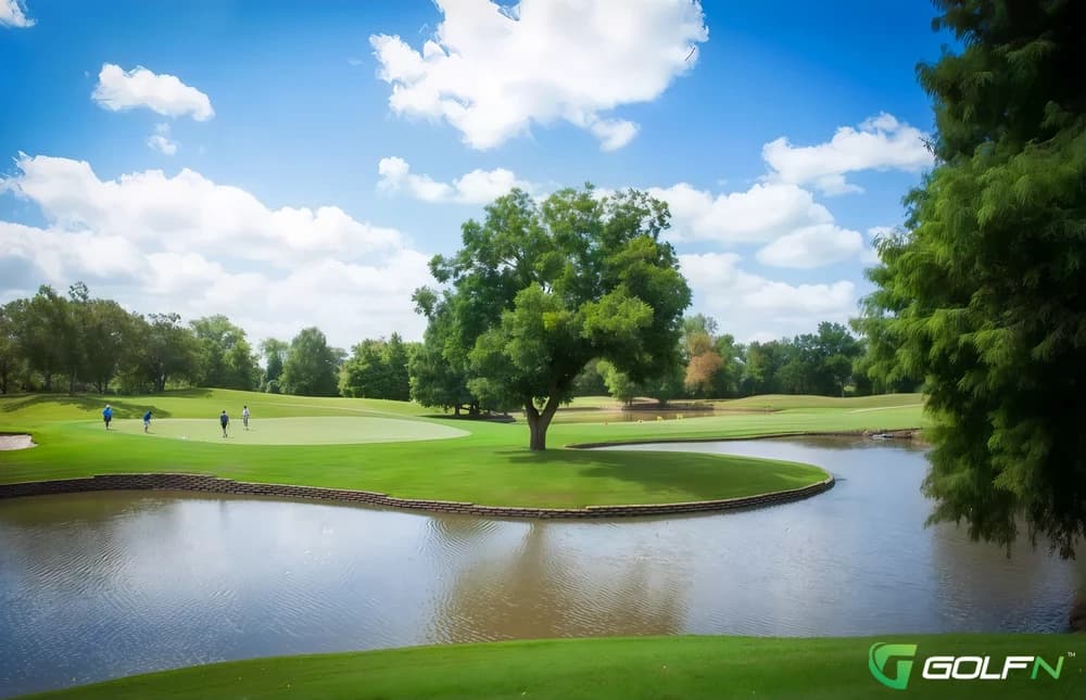 Sweetwater Country Club in Apopka, Florida — private, 18-hole golf course, designed by Roger Packard (1982)