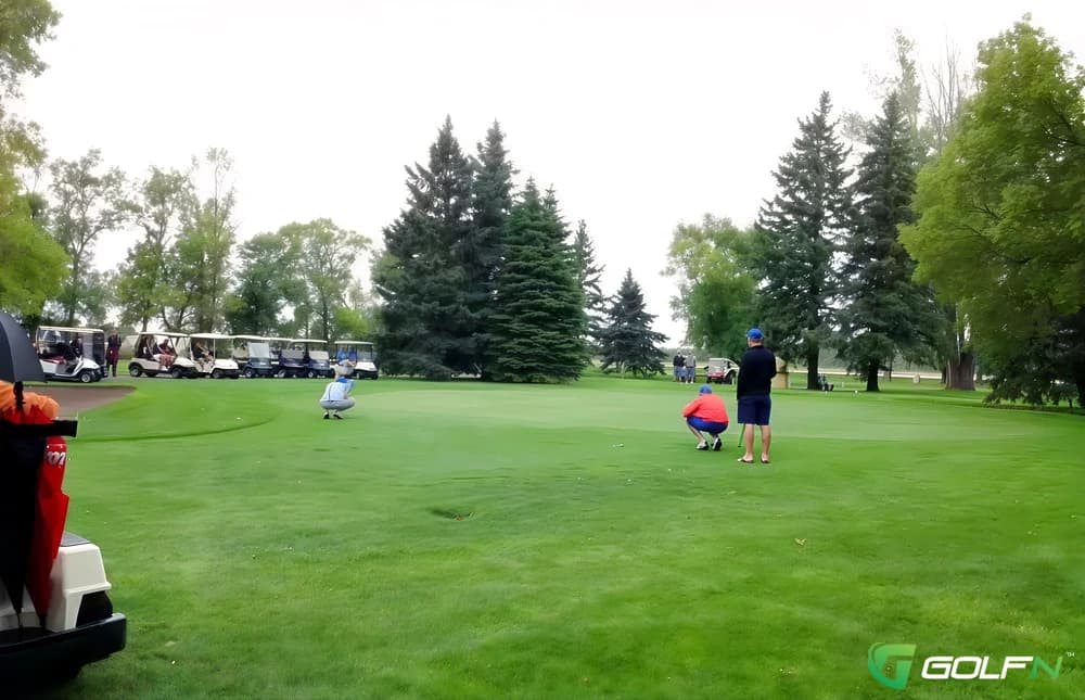 Minakwa Country Club in Crookston, Minnesota — semi-private, 9-hole golf course