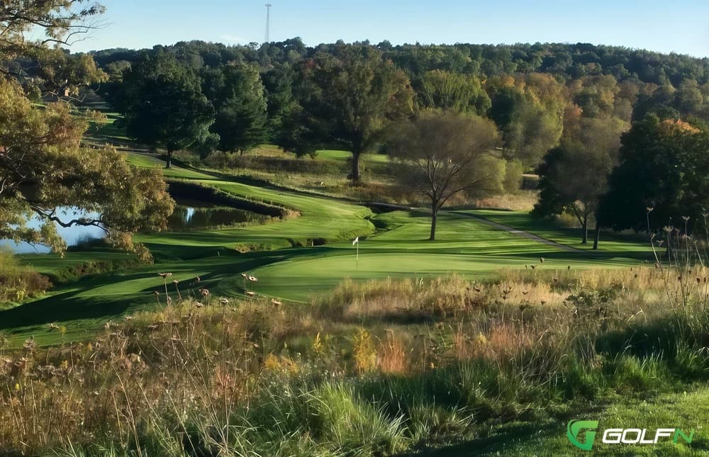 Island - Seven Oaks Country Club in Bakersfield, California — private, 27-hole golf course, designed by Robert Muir Graves (1991)