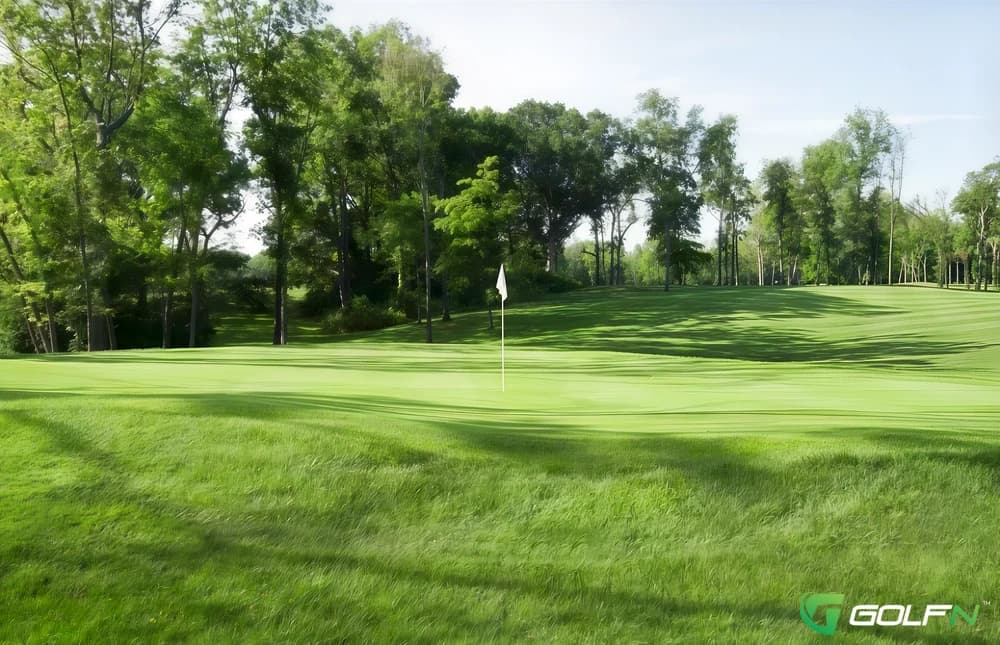 Edgewood Golf Club in Auburn, Illinois — public, 18-hole golf course, designed by Charles Maddox (1963)