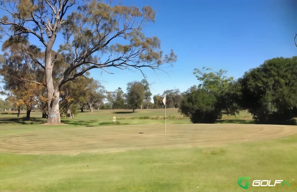 Bridgewater On Loddon Golf Club in Bridgewater On Loddon, Victoria β private, 9-hole golf course