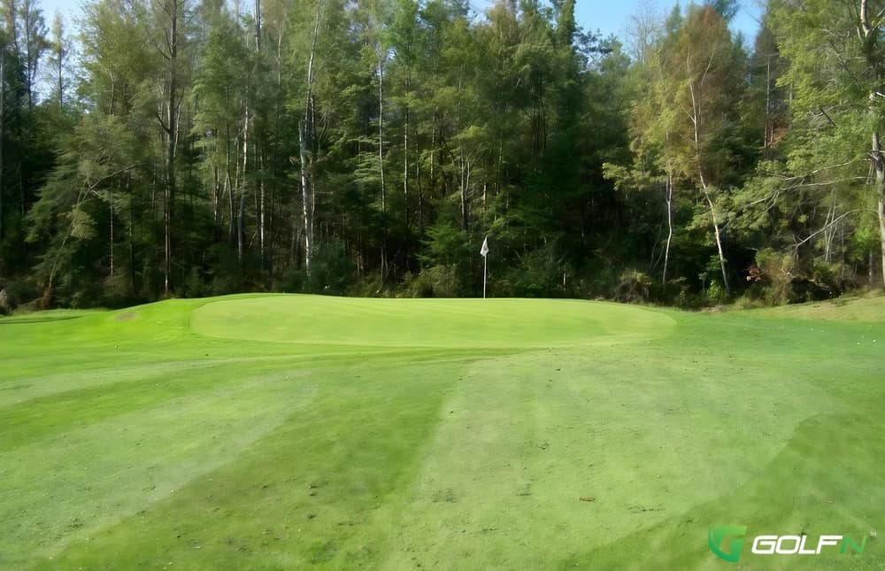 Beaurivage Club De Golf in St Etienne, Quebec — semi-private, 9-hole golf course