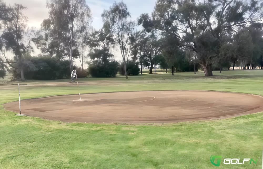 Bamawm Golf Club in Bamawm, Victoria — semi-private, 9-hole golf course
