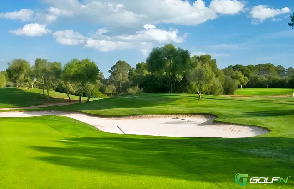 Heritage Hills Golf Course in Claremore, Oklahoma — public, 18-hole golf course, designed by Donald Sechrest (1977)