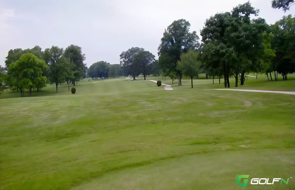 Rolling Hills Golf Course in Russellville, Kentucky — public, 18-hole golf course