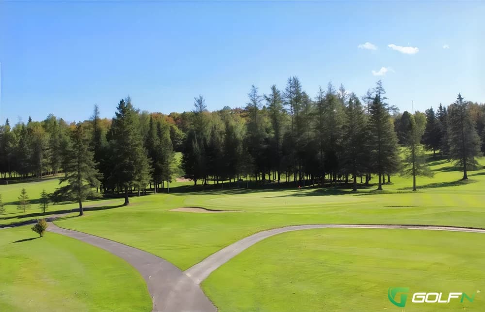 Cristal Club De Golf in St-Rosaire, Quebec — semi-private, 18-hole golf course, designed by Yannick Pilon