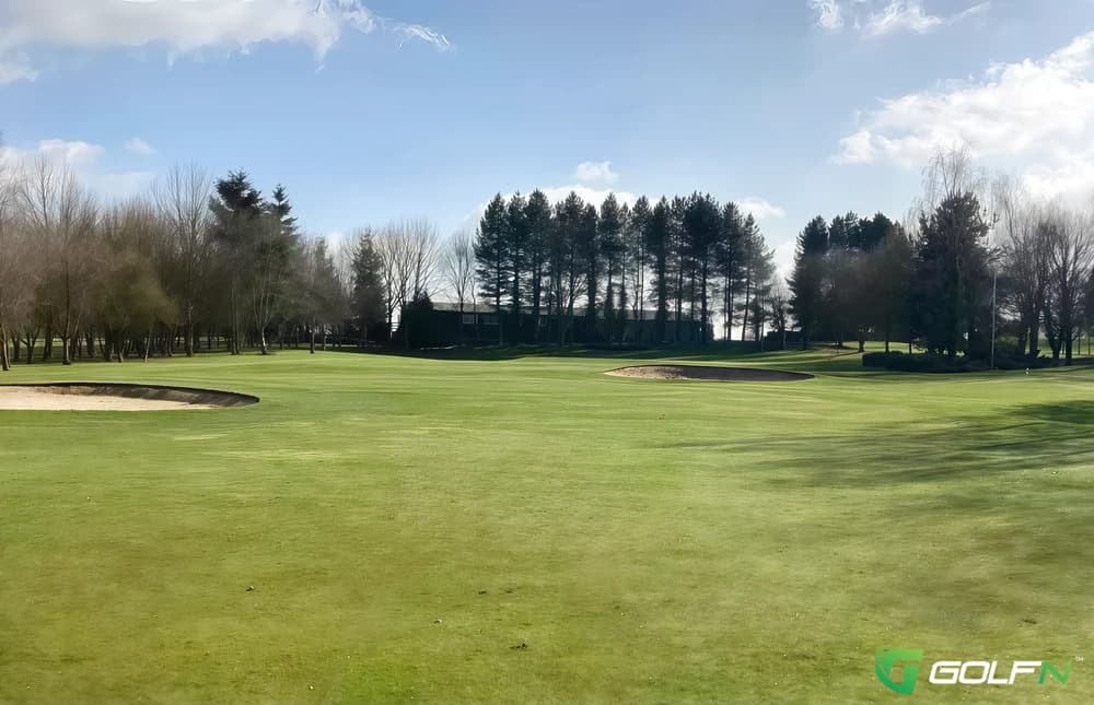 Cherwell Edge Golf Club in Oxon, England — semi-private, 18-hole golf course