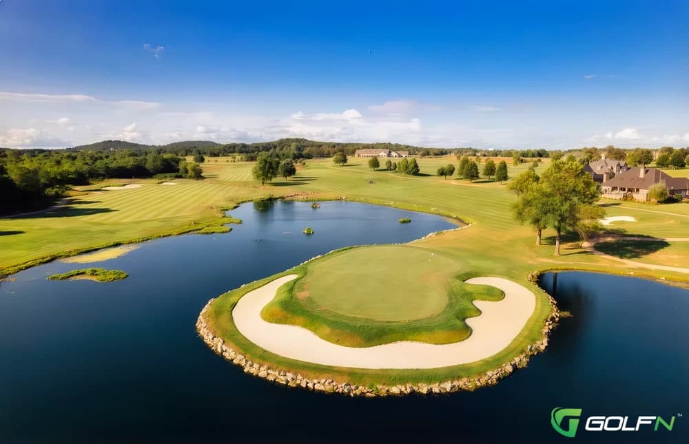 Big Creek Golf & Country Club in Mountain Home, Arkansas — public, 18-hole golf course, designed by Tom Clark (2000)
