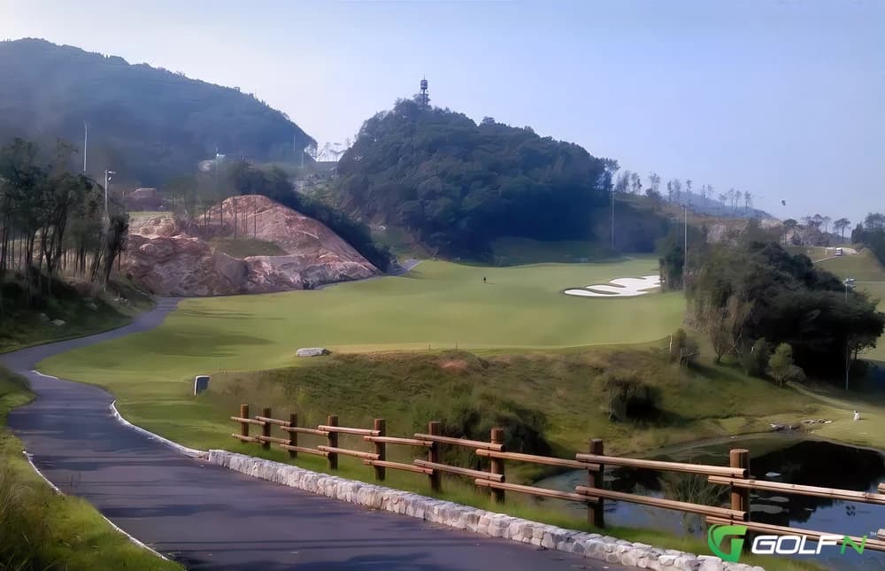 Beauty-Dae Young Hills Country Club in Daesowon-myeon, Chungcheongbugdo β public, 9-hole golf course