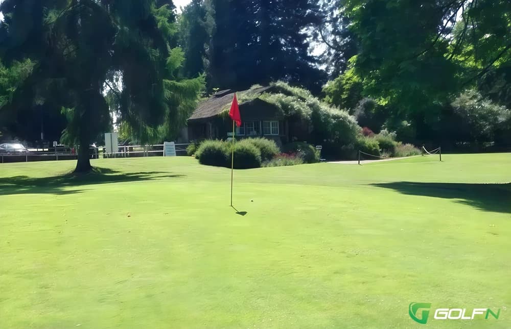 Allesley Park Pitch & Putt in Coventry , England — 18-hole golf course