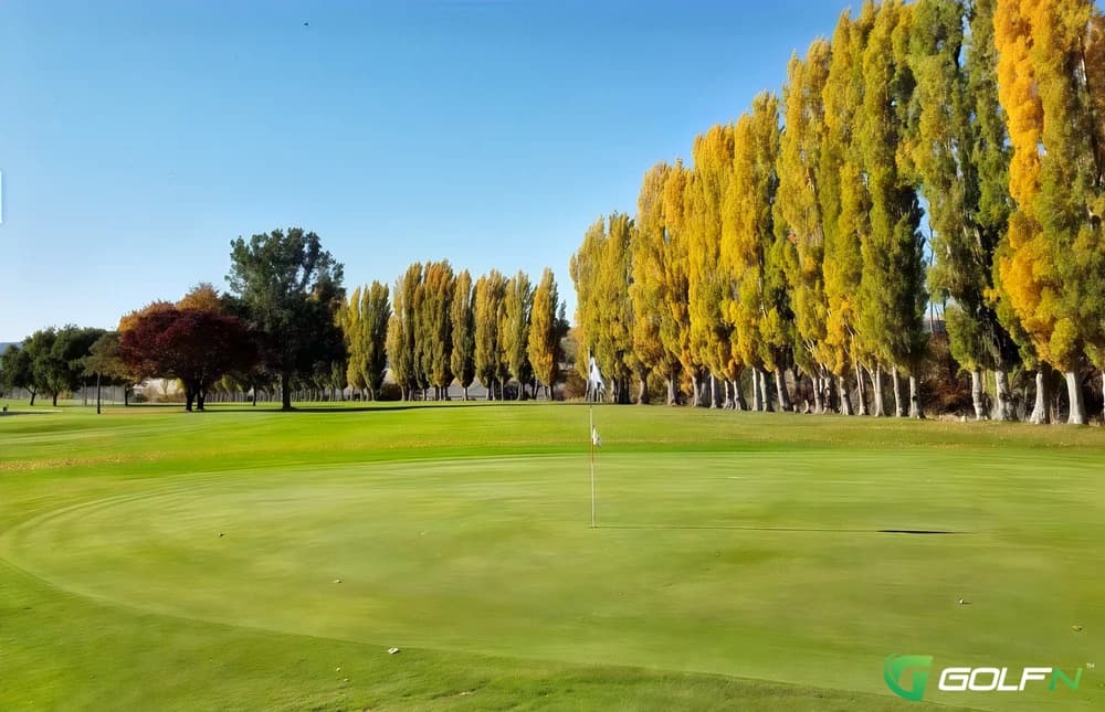 Crescent Bar Resort in 6 Quincy, Washington — resort, 9-hole golf course