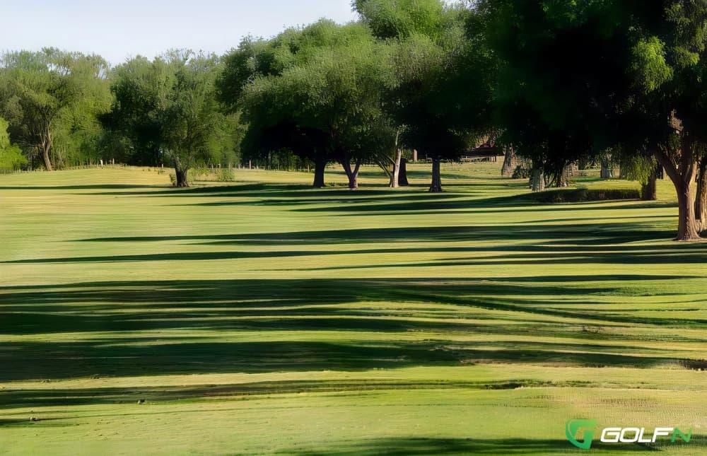 Crows Nest Golf Club in Crows Nest, Queensland β 18-hole golf course, designed by Warren Cantrell