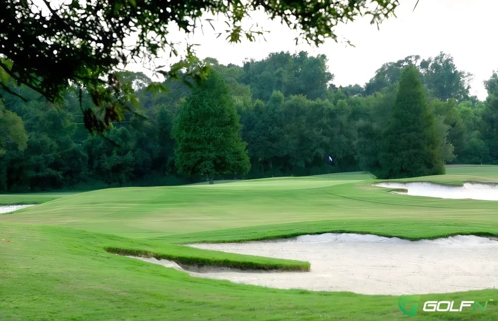 Santa Maria Golf Club in Baton Rouge, Louisiana — public, 18-hole golf course, designed by Robert Trent Jones, Sr. (1987)