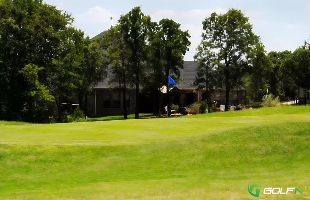 Twisted Oaks Golf Club in Bowie, Texas — public, 18-hole golf course, designed by Frank Underwood (1960)