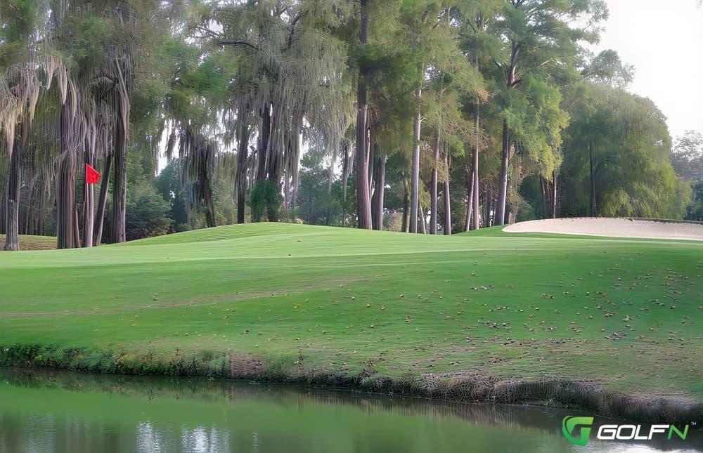 Bishopshire Golf Club in Kinross, Scotland — private, 18-hole golf course