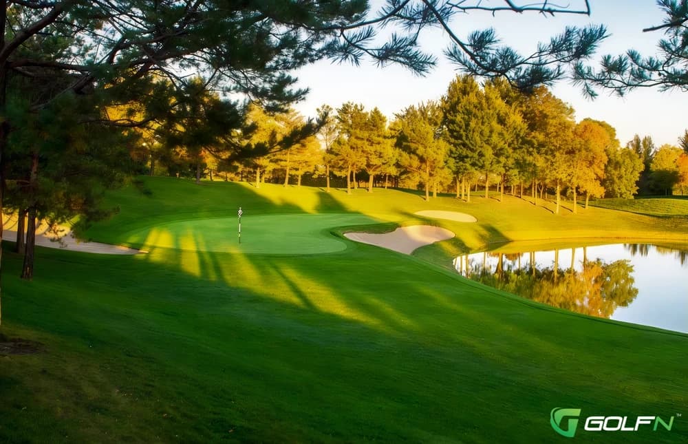 St. Andrews East Golf Club in Stouffville, Ontario — private, 18-hole golf course, designed by Rene Muylaert (1989)