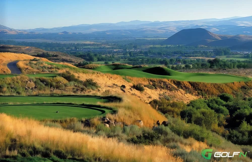 Legend - Arrowcreek Country Club in Reno, Nevada — semi-private, 36-hole golf course, designed by Palmer - the people's champion - seems to undertand how to put together a course for the people too. ArrowCreek Legend weaves around ravines, dry creeks and rocks. It can really give the golfer a sense of being away from it all - even though it's a quick drive to Reno's downtown casinos.