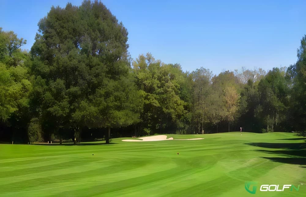 Saddlebrook Golf Club in Indianapolis, Indiana — semi-private, 18-hole golf course, designed by Bob Thompson