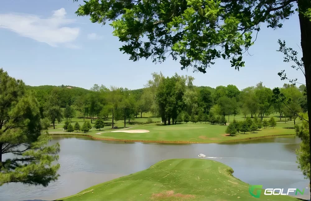 Paradise Valley Athletic Club in Fayetteville, Arkansas — private, 18-hole golf course, designed by Ellis Bogan (1967)