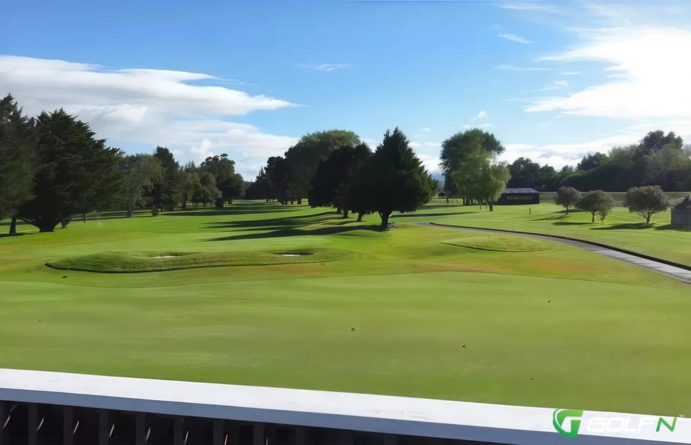 Palmerston North Golf Club in Palmerston North, Manawatu-Wanganui β semi-private, 18-hole golf course