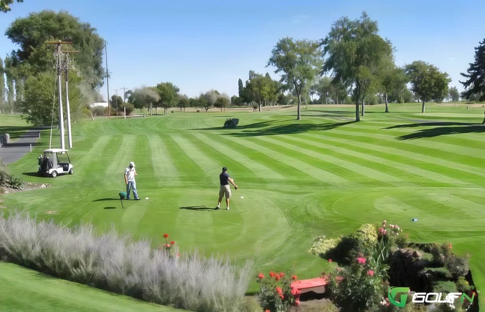 Moses Lake Golf Club in Moses Lake, Washington — private, 18-hole golf course, designed by Melvin Curley Hueston