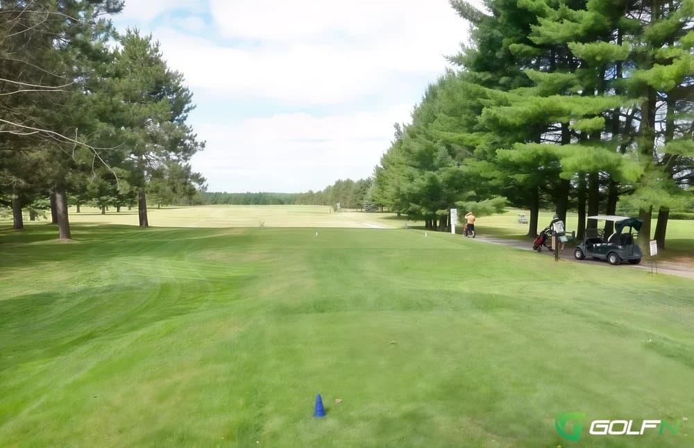 Le Du Moulin Club De Golf in St Louis De France, Quebec — semi-private, 18-hole golf course