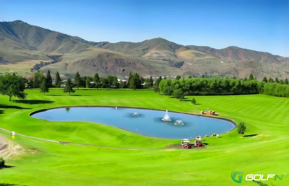 Lake Chelan Golf Course in Chelan, Washington — public, 18-hole golf course