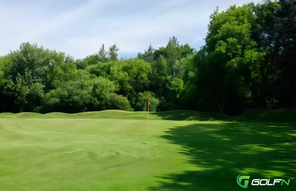 Stillwater Oaks Golf Course in Stillwater, Minnesota — public, 18-hole golf course