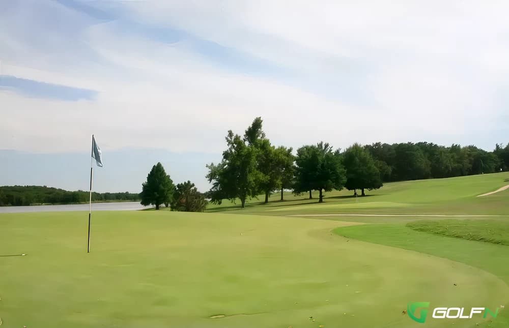 Blackwater Valley Golf Centre in Yateley, England — semi-private, 18-hole golf course
