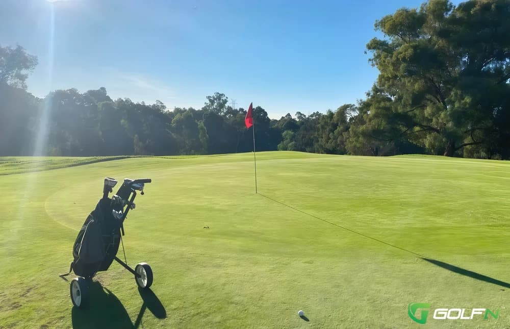 Northcote Golf Club in Thornbury, Victoria — public, 9-hole golf course