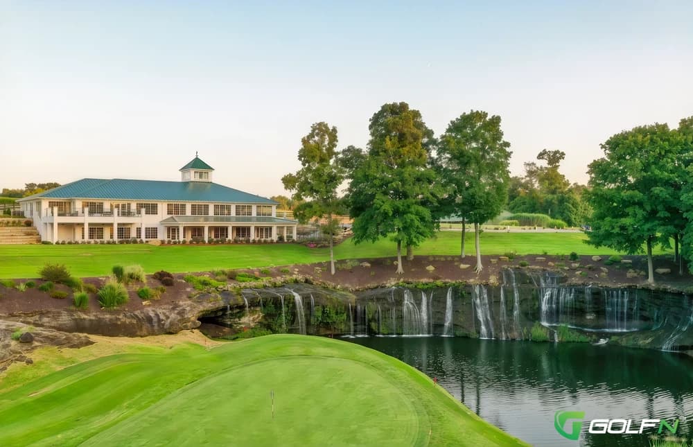 Sultans Run Golf Course in Jasper, Indiana — public, 18-hole golf course, designed by Tim Liddy (1996)