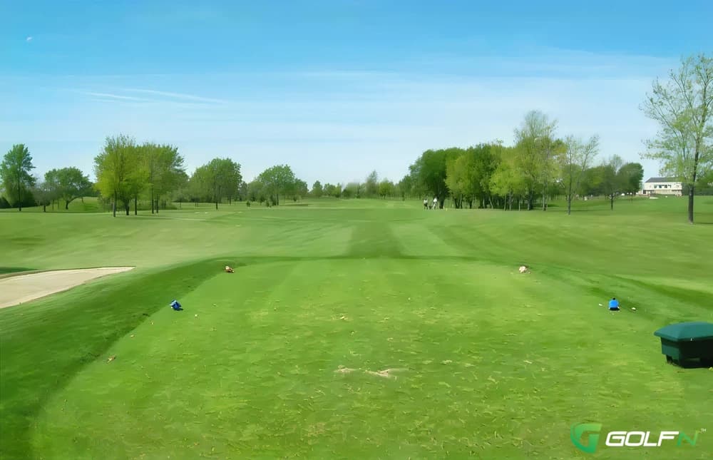 Dunton Hills Family Golf Centre in West Horndon, England — public, 18-hole golf course