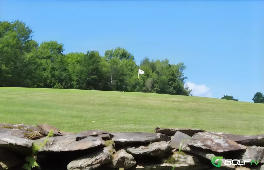 Jato Highlands Golf Course in Lincoln, Maine — semi-private, 18-hole golf course
