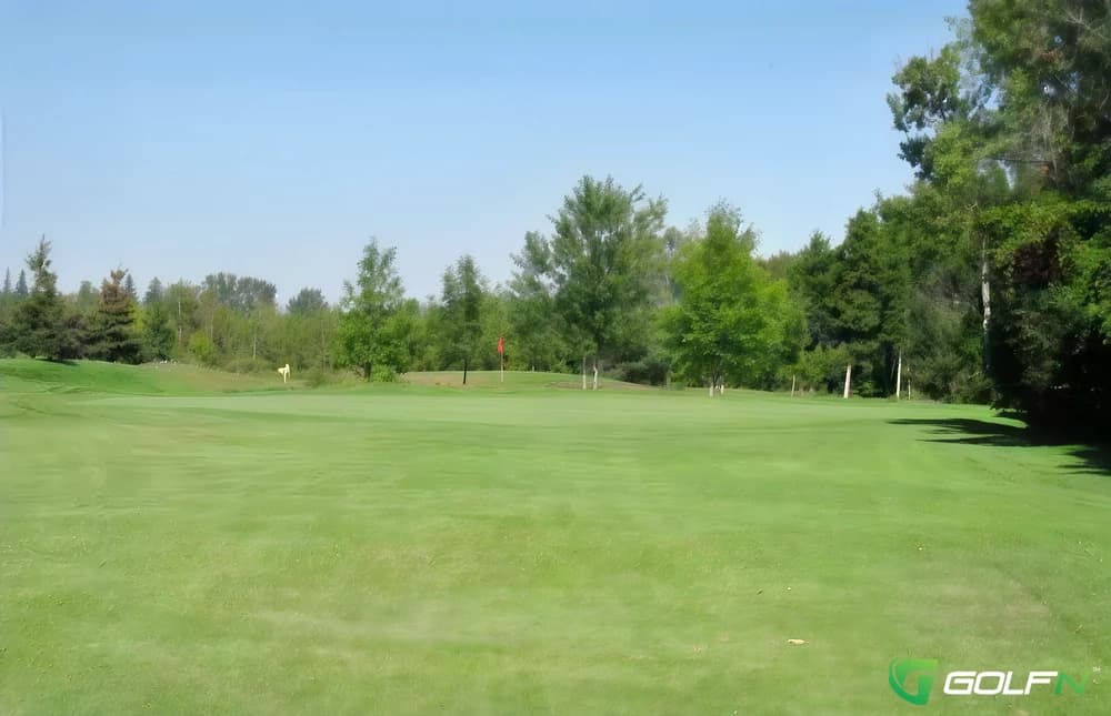 Quarry Lakes Golf in Haydon, Ontario — 18-hole golf course
