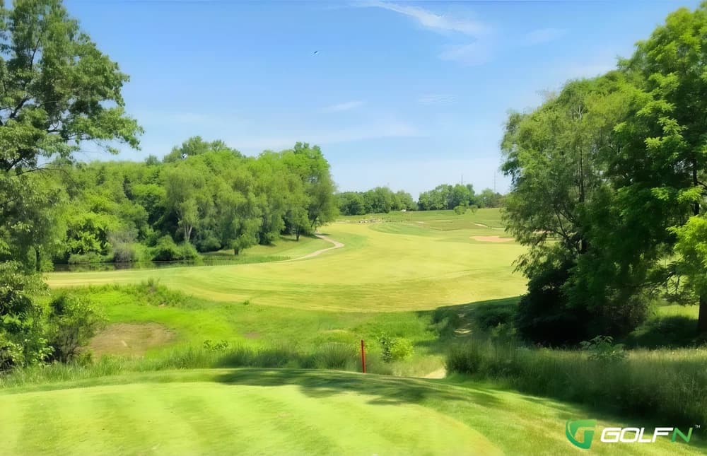 Blackthorn Golf Club in South Bend, Indiana — public, 18-hole golf course, designed by Dr. Michael Hurdzan (1994)
