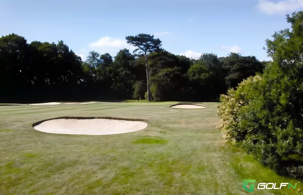Bushey Hall Golf Club in Bushey, England — semi-private, 18-hole golf course