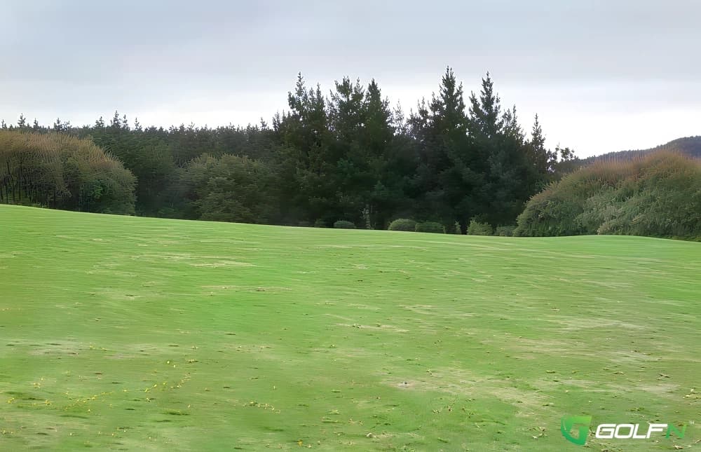 Red - High Beech Golf Course in Loughton, England — public, 9-hole golf course